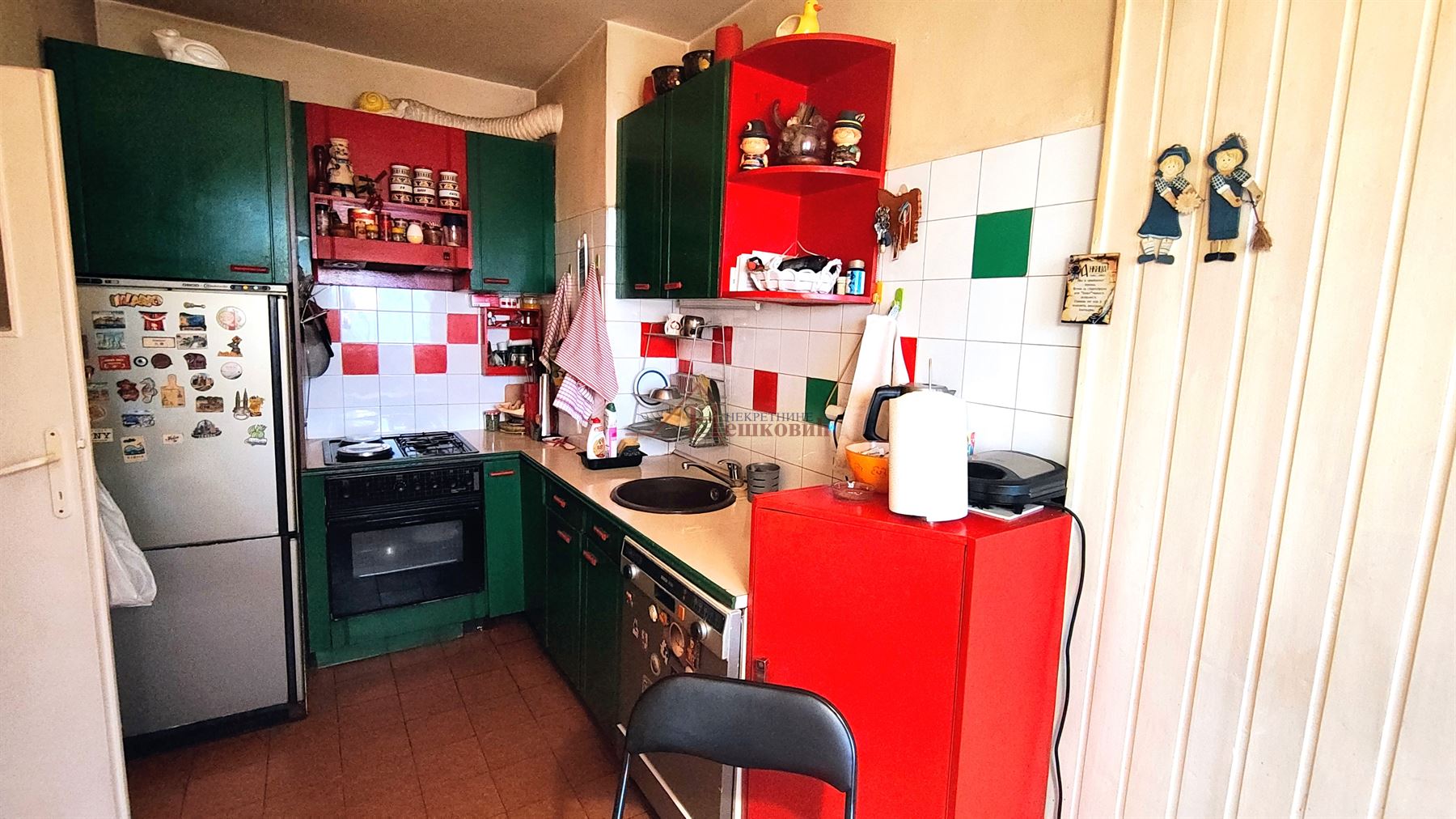 stanovi   Beograd  Kanarevo Brdo    Borska